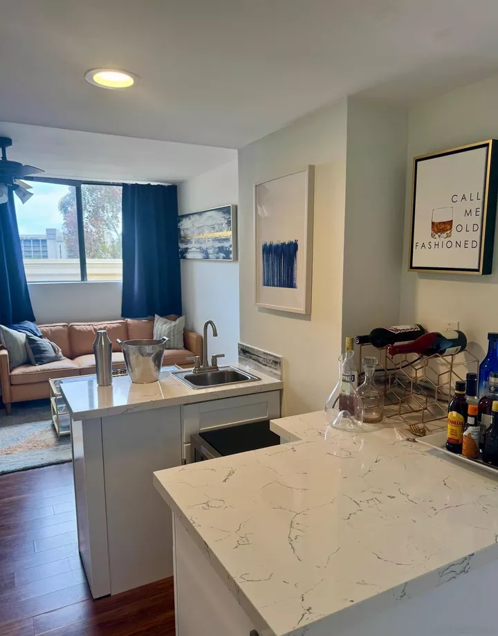 Property Photo: 2420 Torrey Pines Rd 304B CA 92037