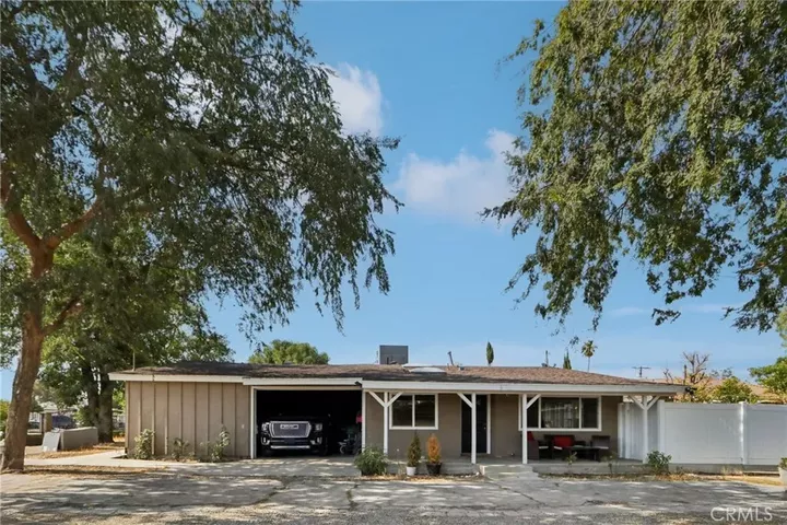 8040 Troost Avenue  North Hollywood CA 91605 photo