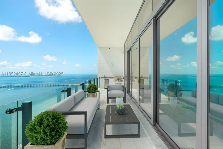Property Photo: 1451 Brickell Ave 5302 FL 33131