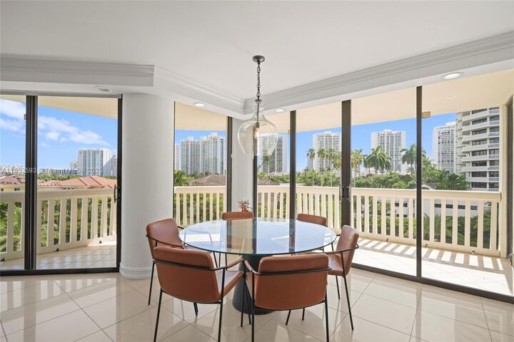 1000 W Island Blvd 504  Aventura FL 33160 photo