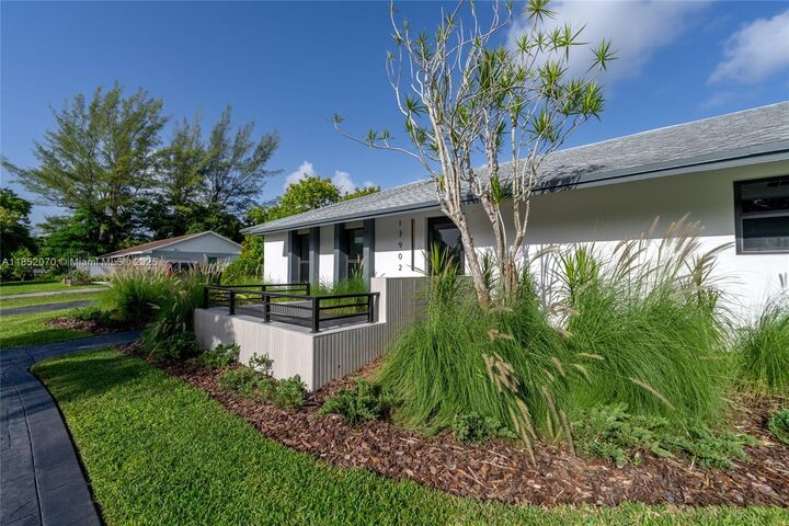 Property Photo:  17902 SW 87th Pl  FL 33157 