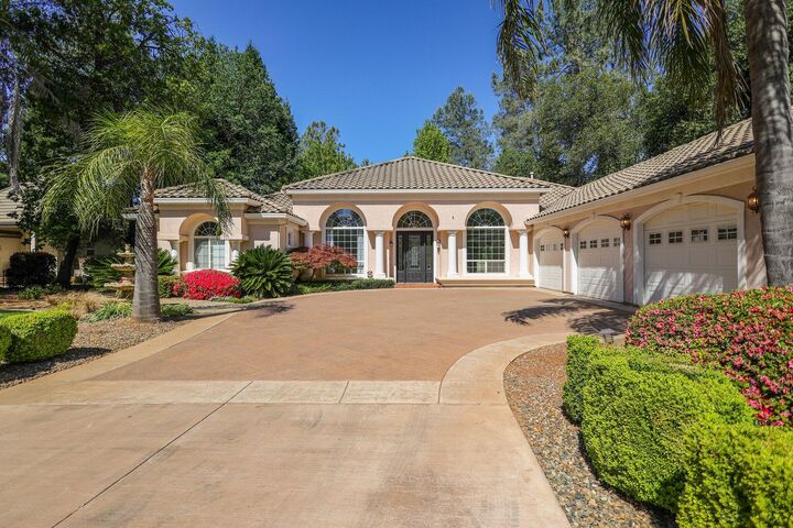 Property Photo: 13320 Tierra Heights Road CA 96003