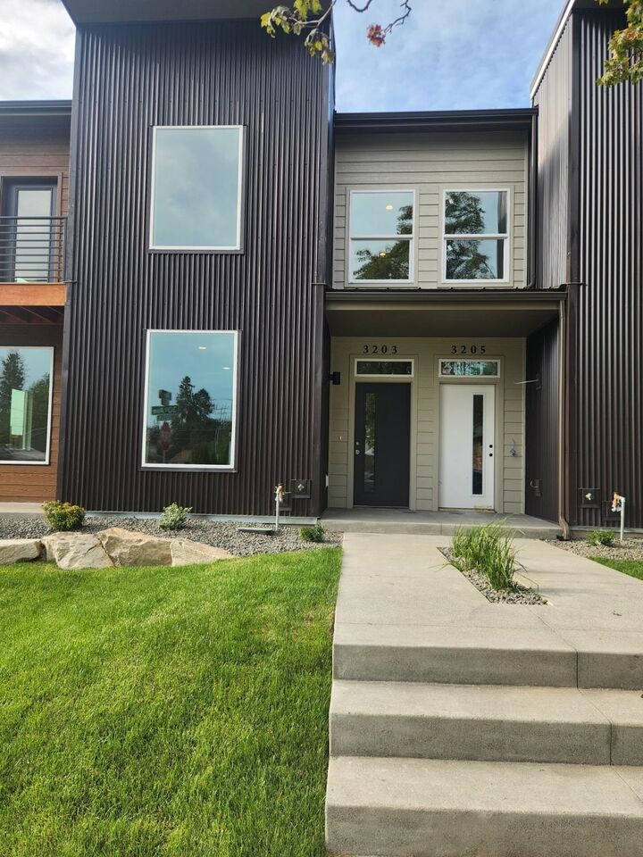 Property Photo:  3203 E 30th Ave  WA 99223 