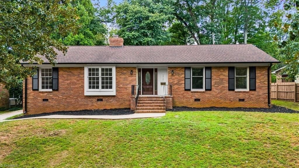 Property Photo:  1717 Forest Valley Road  NC 27410 