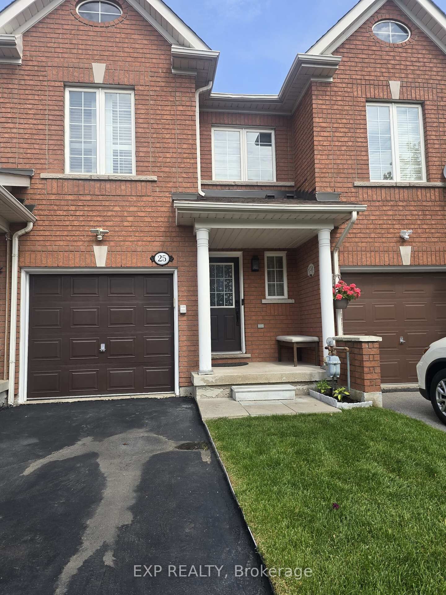 Property Photo: 6399 Spinnaker Circle 25 ON L5W 1Z4