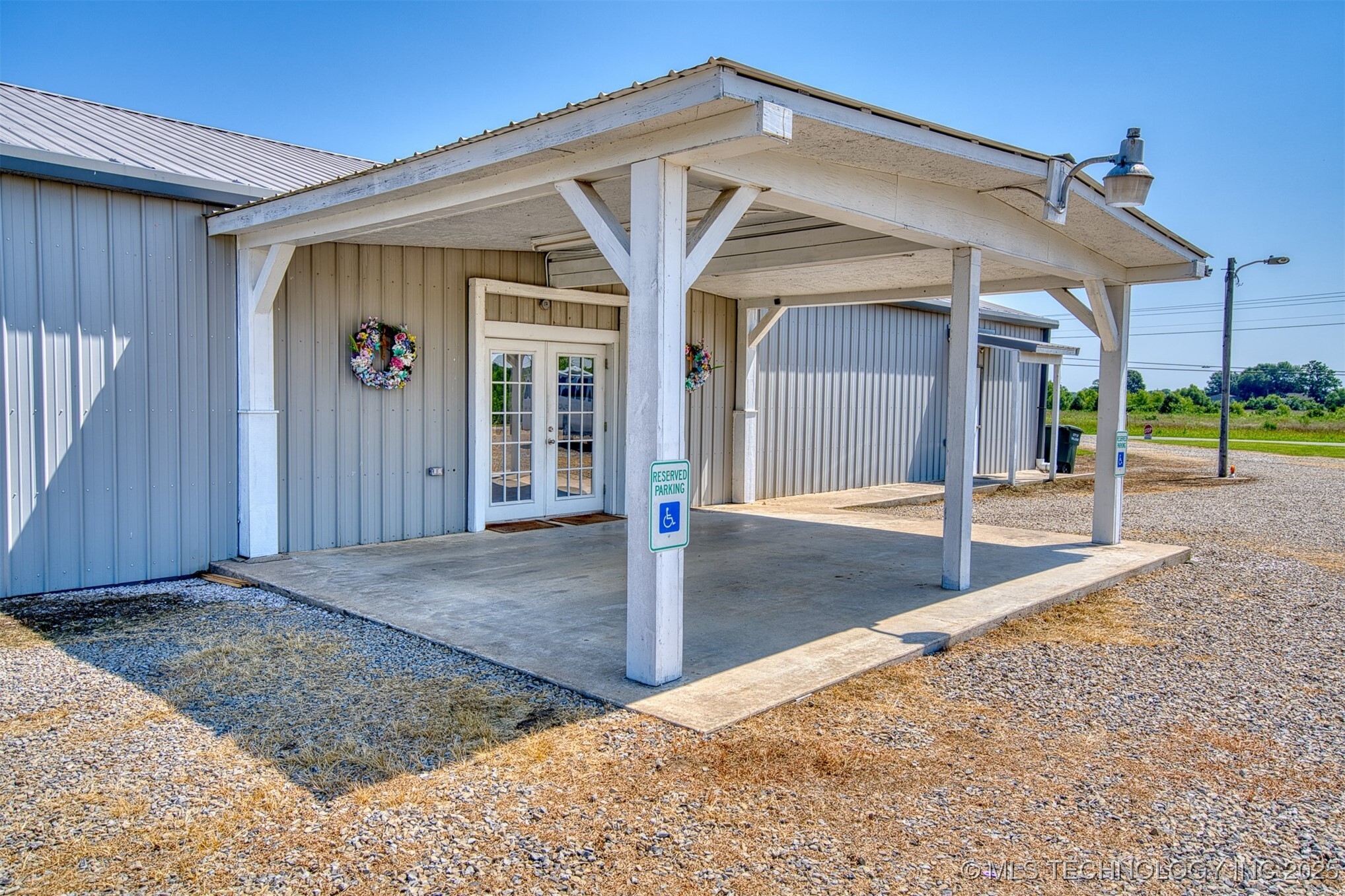 Property Photo:  3001 N Maple Street  OK 74955 
