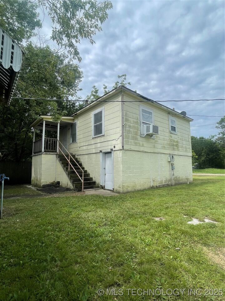 Property Photo:  428 S Hickory Street  OK 74048 