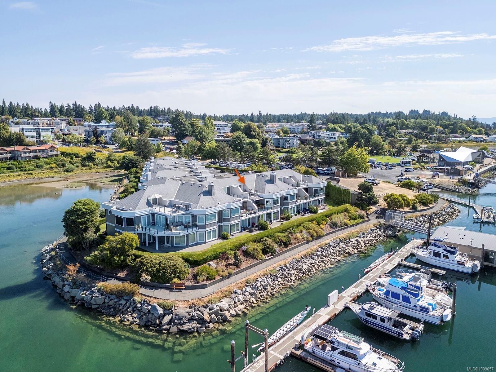 Property Photo: 1807 Beaufort Ave 108 BC V9M 1R9