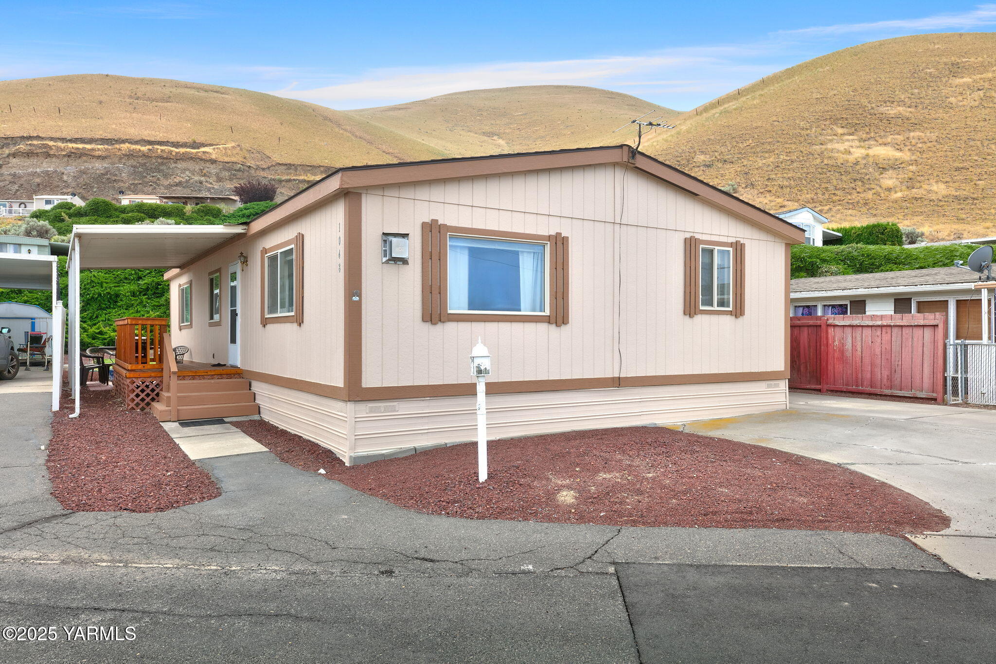 Property Photo:  300 Alps Rd 1048  WA 98936 