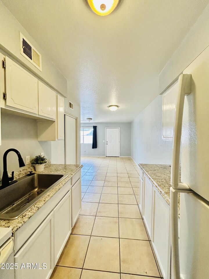 Property Photo: 240 S Doran Circle AZ 85204