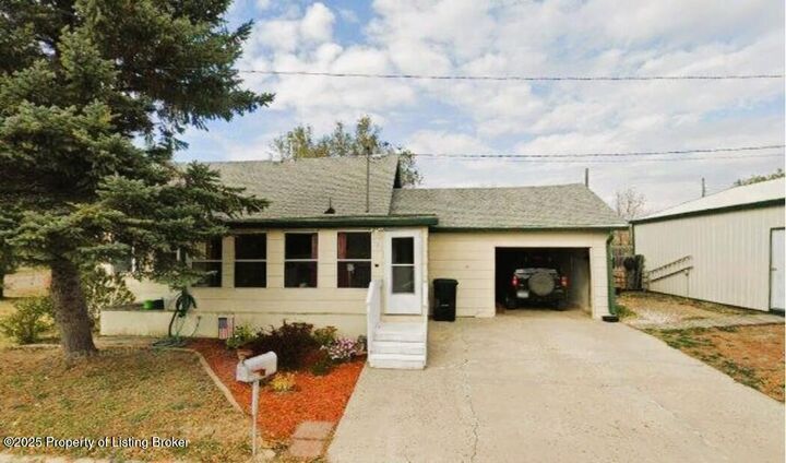 Property Photo: 502 5th Street ND 58649