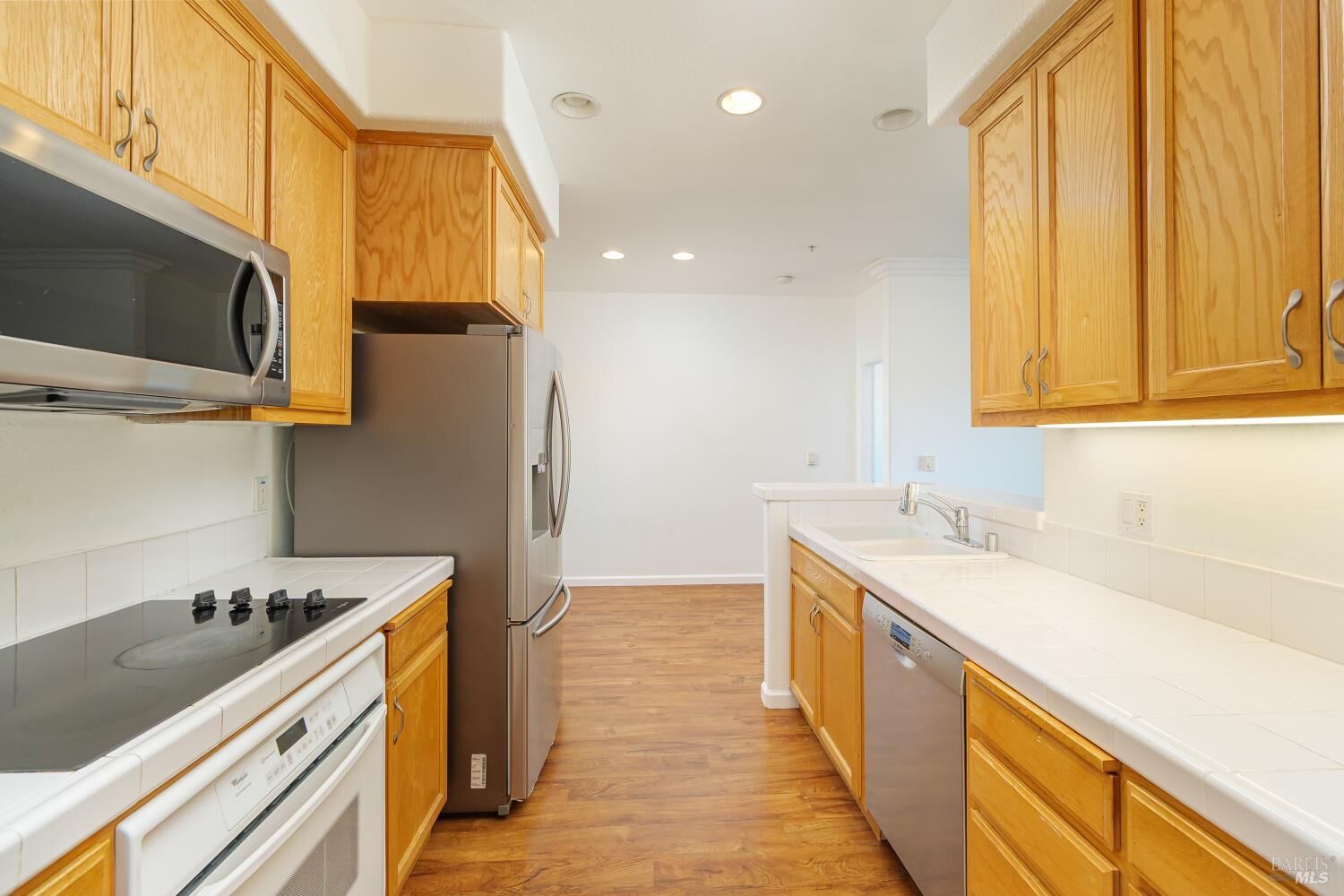 Property Photo:  401 North Avenue 210  CA 94903 