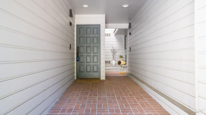Property Photo:  124 Professional Center Parkway  CA 94903 