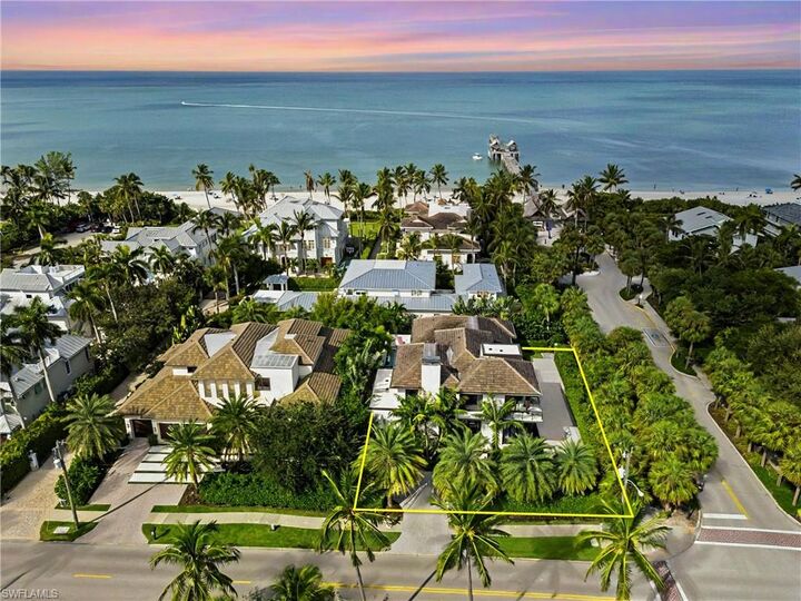 Property Photo: 1230 Gulf Shore Blvd S FL 34102