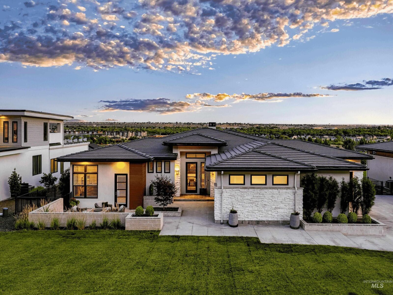 Property Photo: 3523 E Via Estancia Lane ID 83716