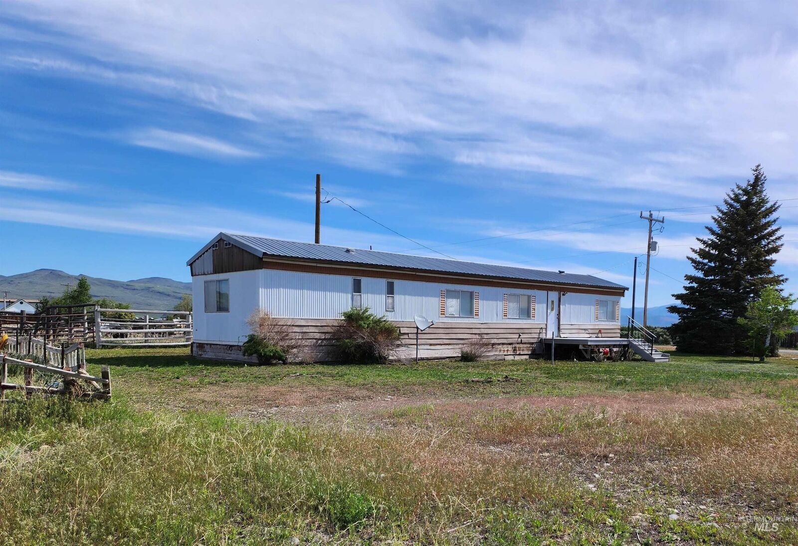 Property Photo:  66 Lake View Drive  ID 83320 