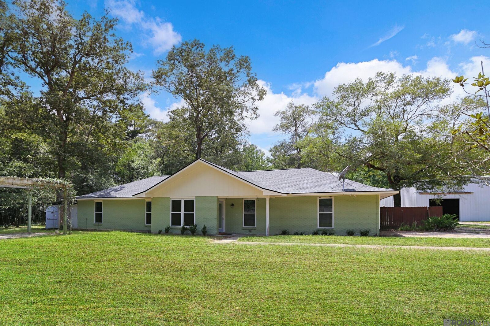 Property Photo: 7640 Pettit Rd LA 70714