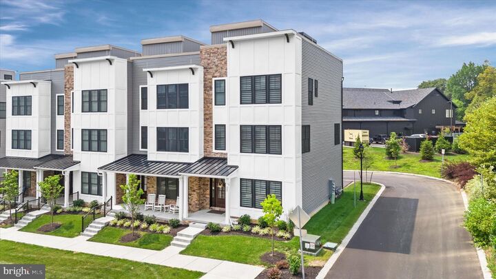 337 Horseshoe Trail  Newtown Square PA 19073 photo