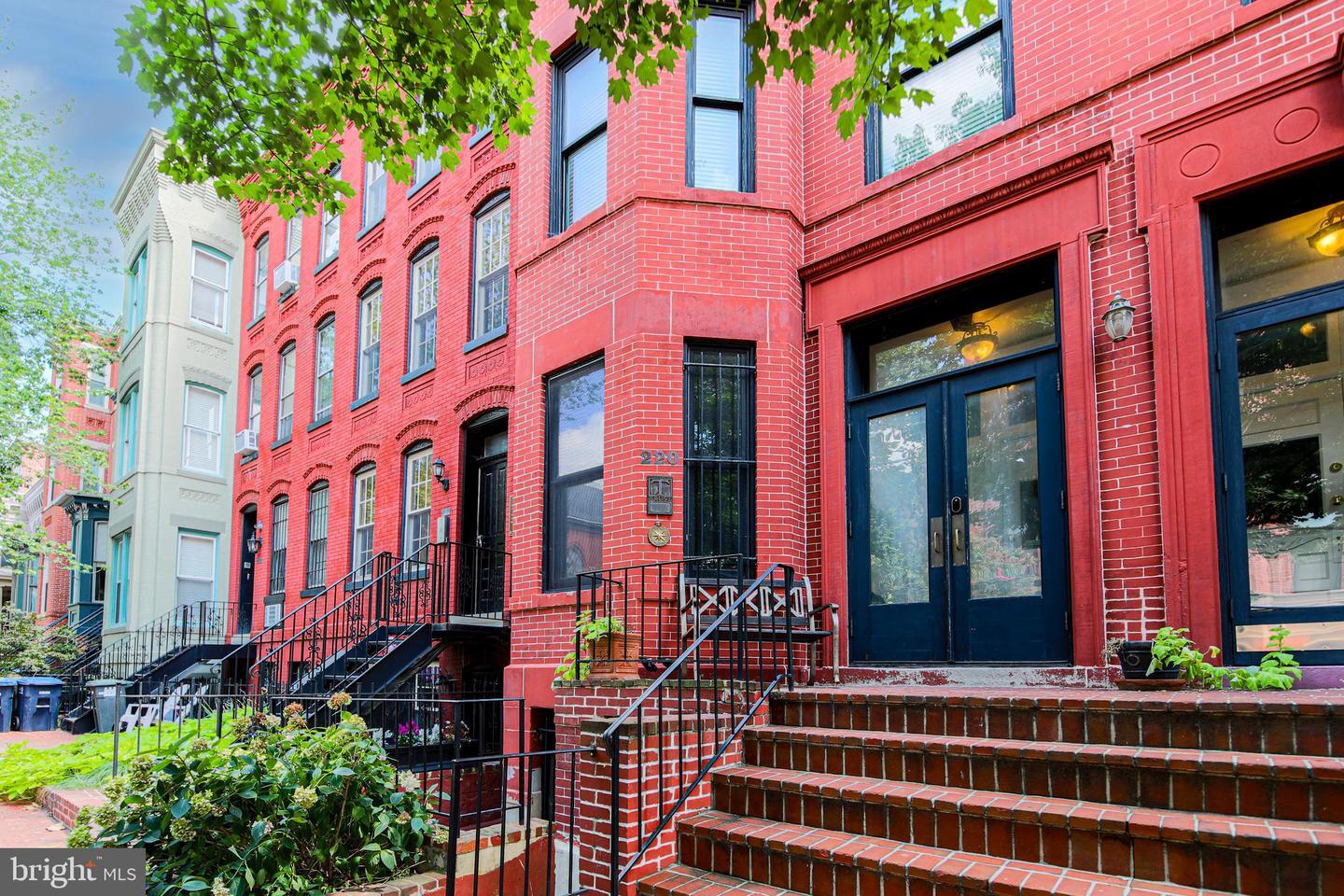 220 4th Street SE 1  Washington DC 20003 photo