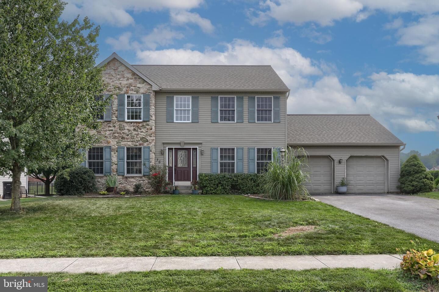 Property Photo: 36 Manor Circle PA 17078