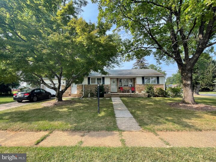 12 Fox Lane  Hamilton NJ 08620 photo