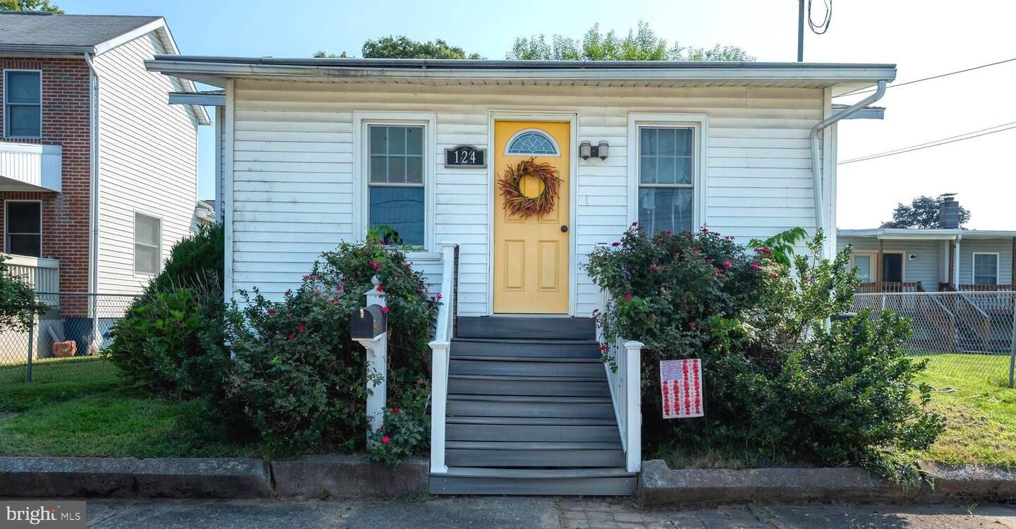 Property Photo:  124 Rife Street  PA 17057 