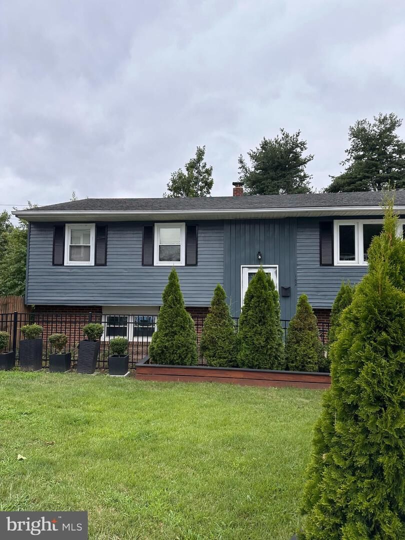 Property Photo:  162 Reading Avenue  NJ 08107 