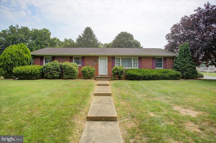 260 Woodstock Road  Fayetteville PA 17222 photo