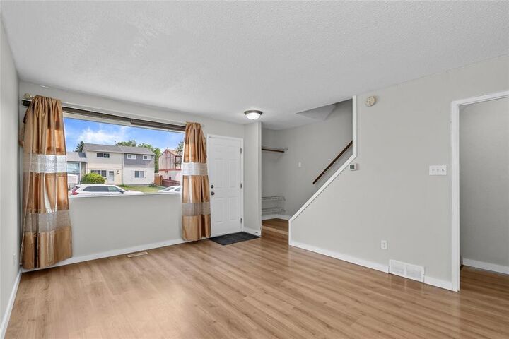 Photo de la propriété:  196 Le Maire Street  MB R3V 1M1 