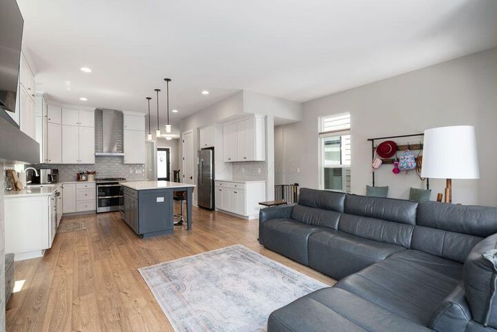 Property Photo: 1124 Edgehill Road OH 43212