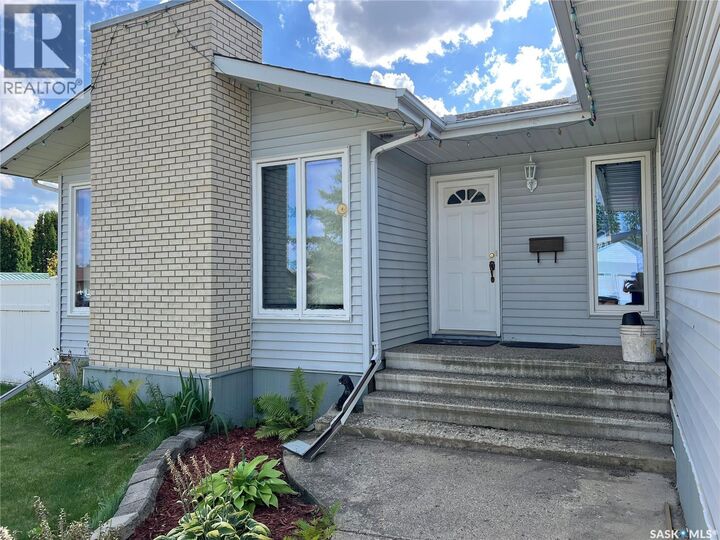Property Photo: 10 Birch Street SK S0E 1H0