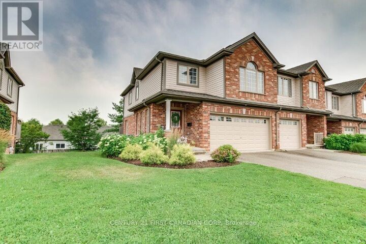 Property Photo:  441 Skyline Avenue  ON N5X 4L2 