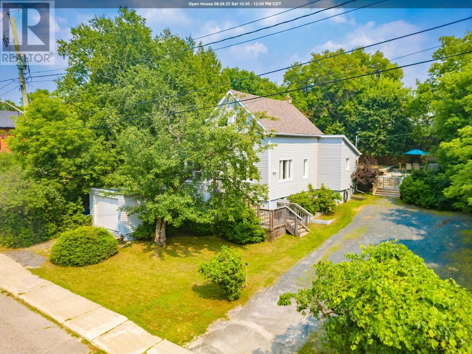 Photo de la propriété:  521 Bay Street  ON P0X 1C0 