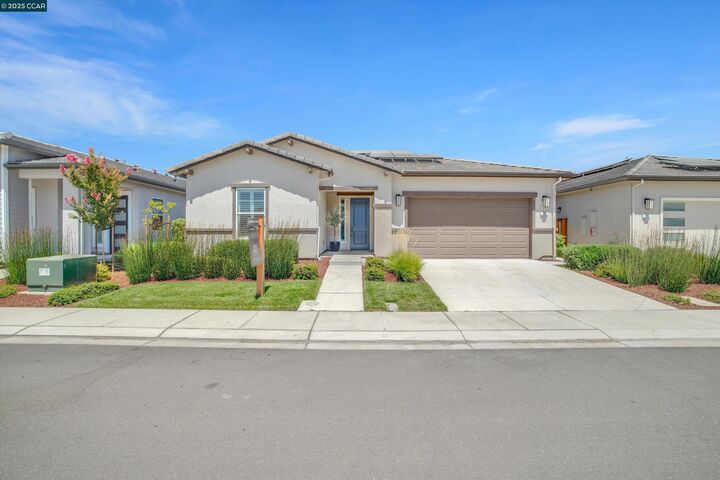 Property Photo: 701 Victoria Drive CA 95336