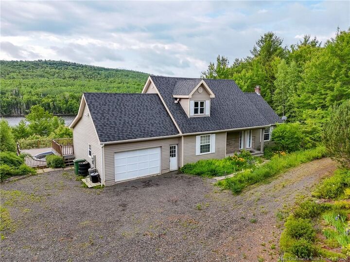 Property Photo:  18 Hillview Street  NB E3E 1V1 