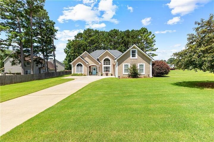 Property Photo:  215 Fieldston Way  GA 30265 