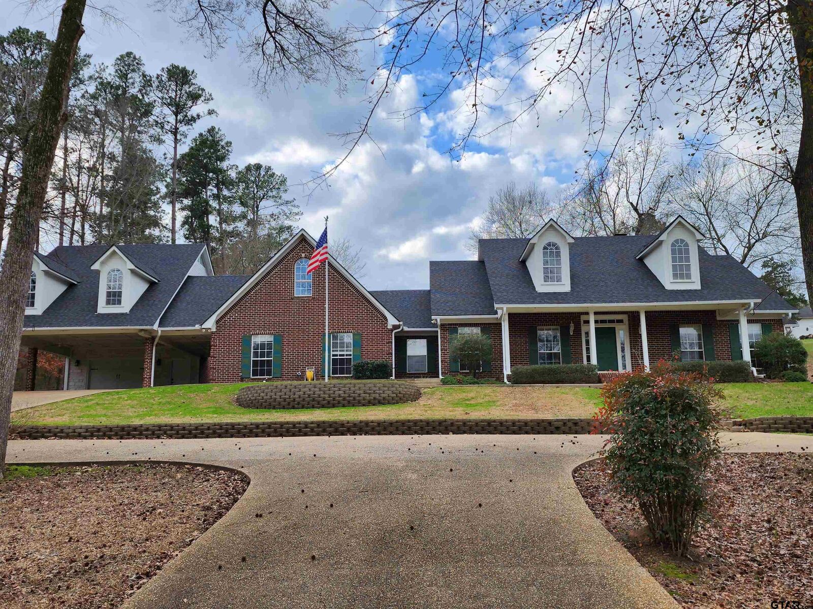 Property Photo: 503 Madelaine TX 75644