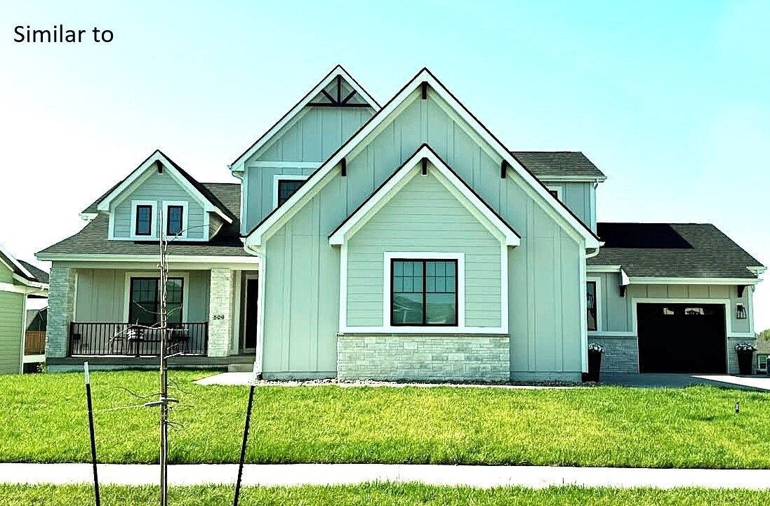 Property Photo: 4031 N Callison Avenue IA 50061