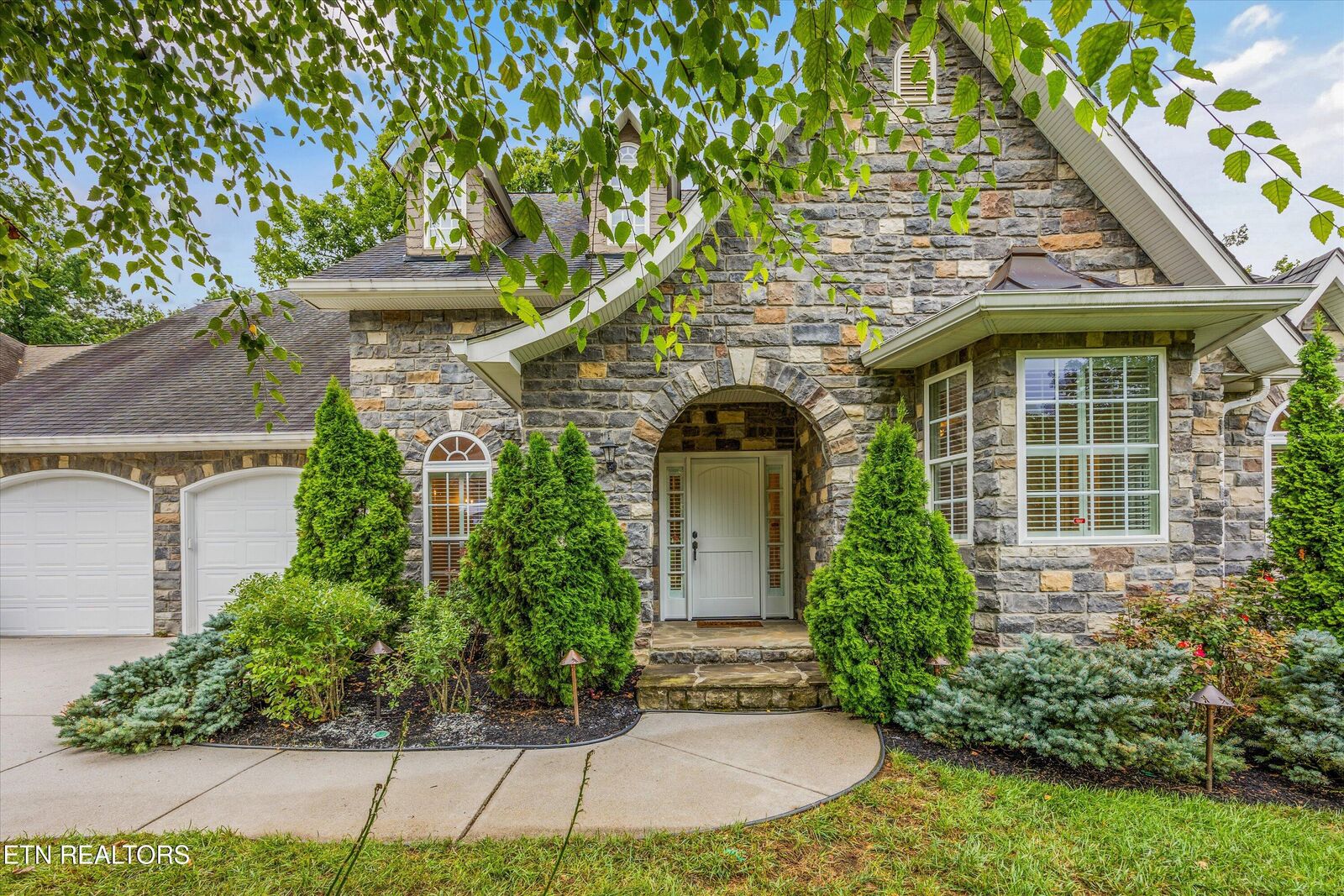 Property Photo:  905 Vista Oaks Lane  TN 37919 