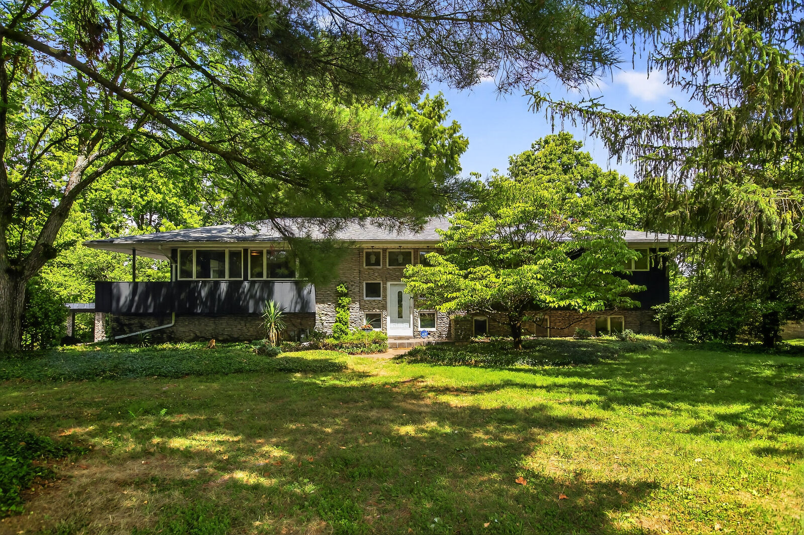 Property Photo:  701 Tenikat Street  KY 40422 