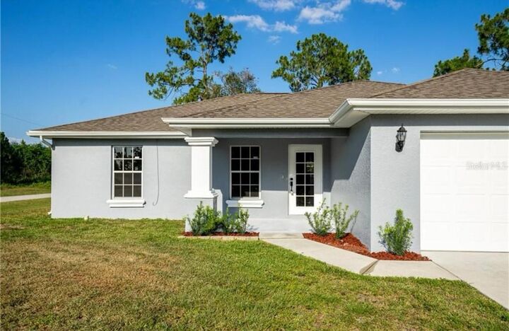 Property Photo:  904 Agnes Avenue  FL 33971 