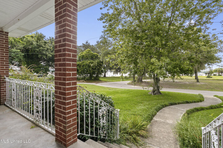 Property Photo: 487 Oaklawn Place MS 39530