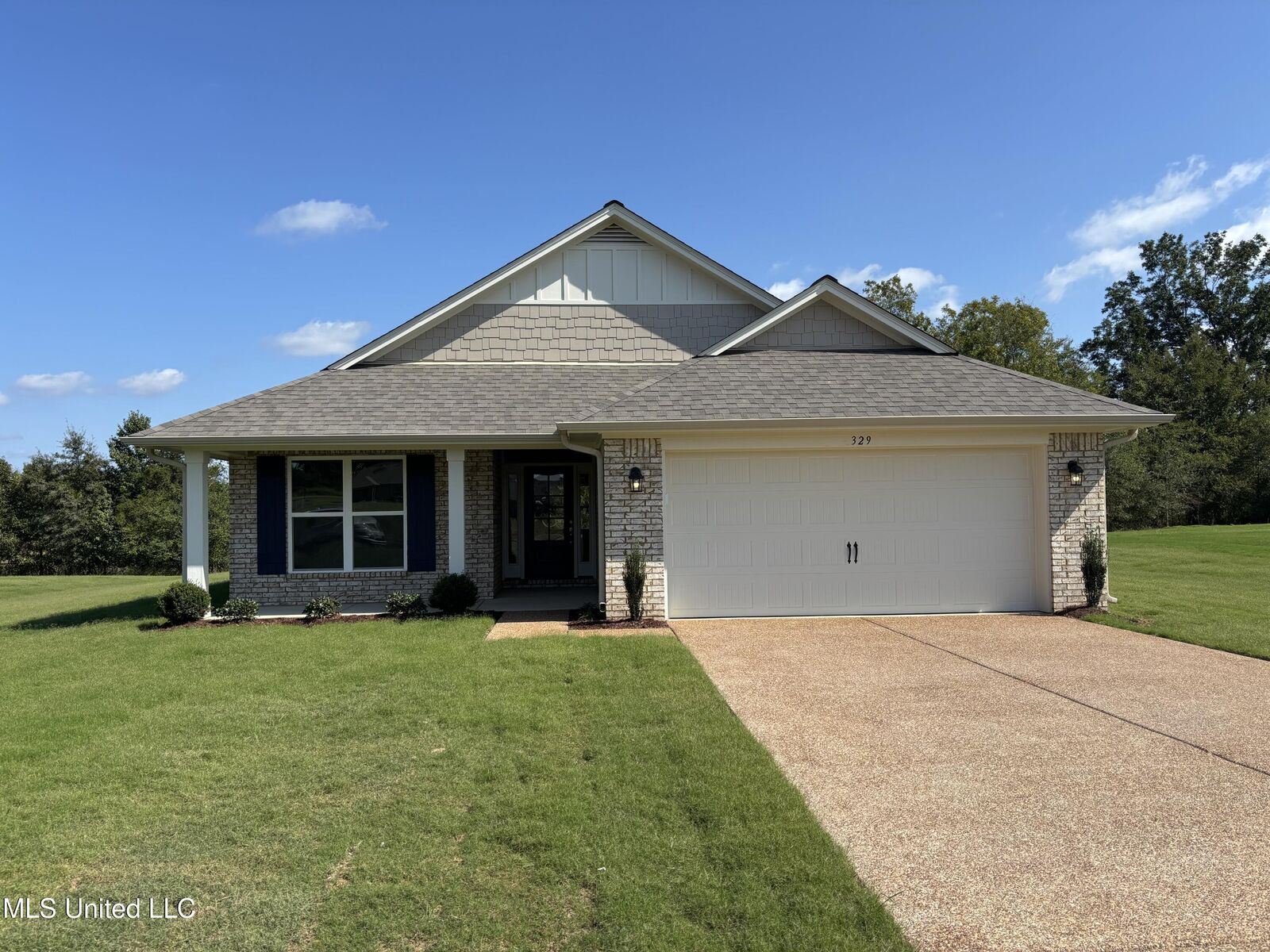 Property Photo:  329 Cardinal Lane  MS 38668 