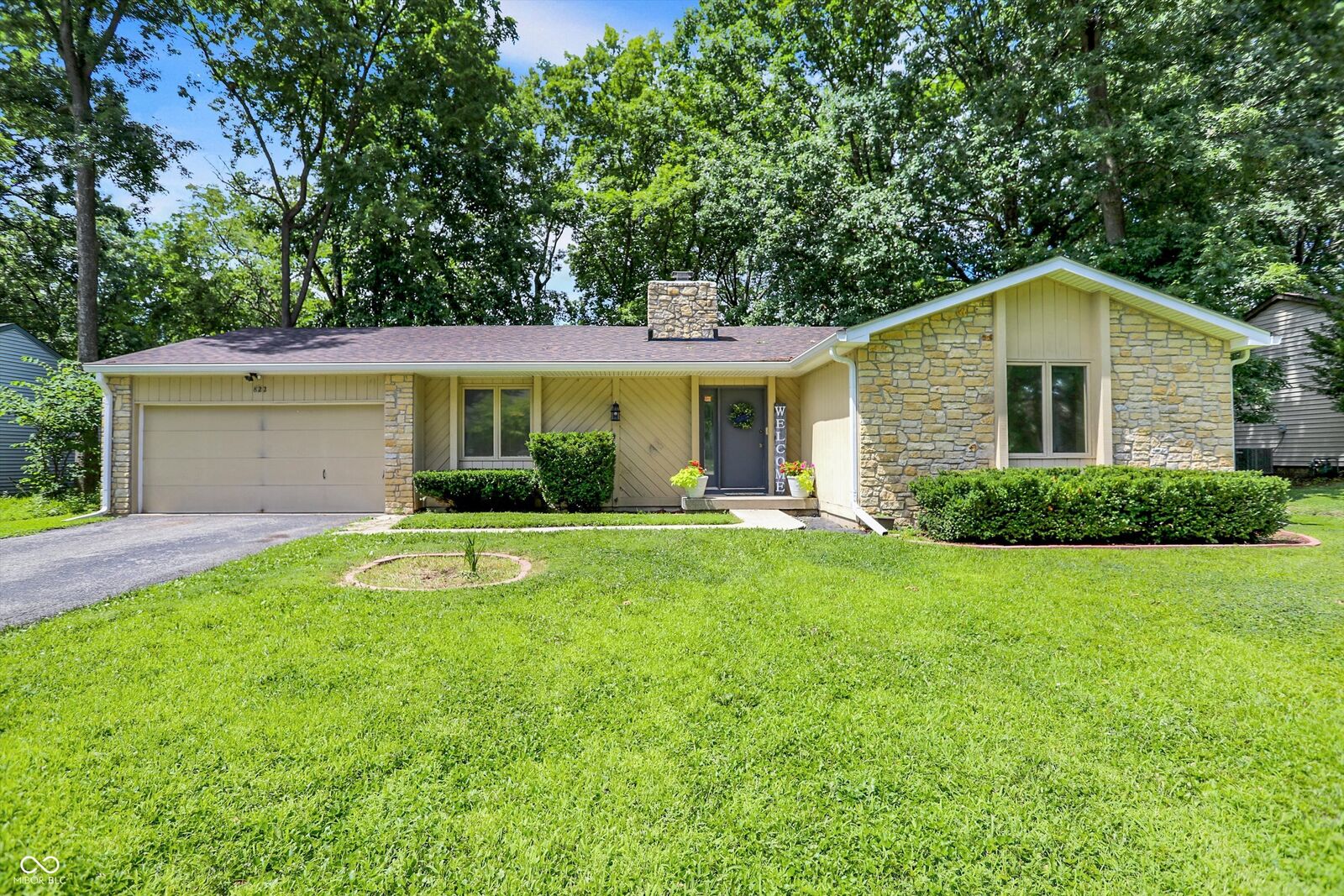 Property Photo: 822 Vanceburg Drive IN 46241