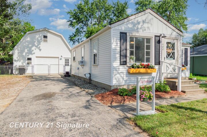 Property Photo:  400 Longview Street  MI 48642 