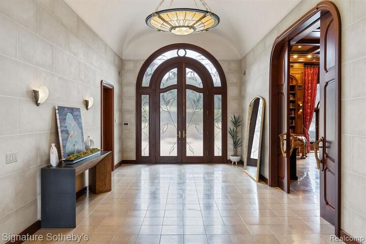 Property Photo: 1567 Island Lane MI 48302 1312