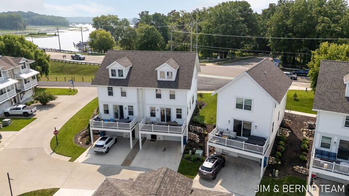 Property Photo:  110 Keewatin Court  MI 49406 