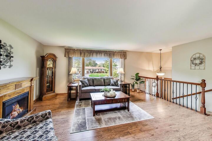 Property Photo:  935 Regent Street  IL 60451 