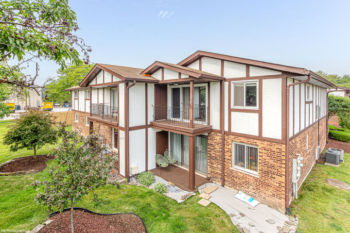 Property Photo: 5008 W 122nd Street 2B IL 60803