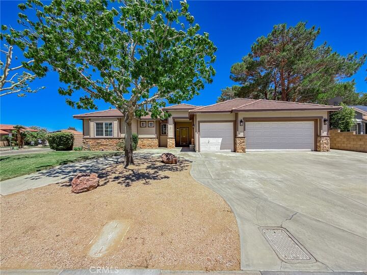 Property Photo:  43256 W Durango Ln  CA 93536 